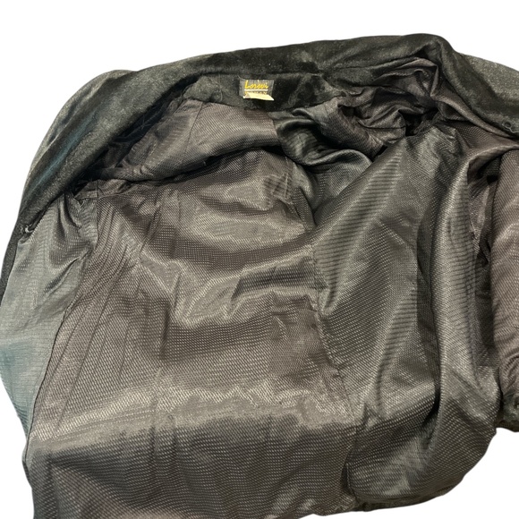 Elegant Black Teddy Jacket - Picture 8 of 9